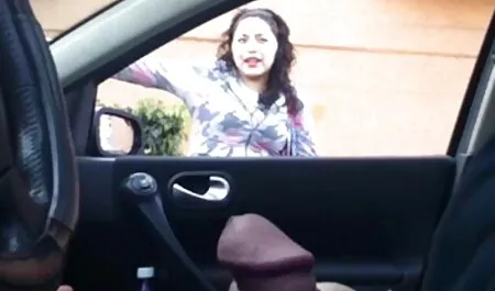 איש רוסי ערמומי שכנע את הנסיכה לשים את סרטי סקס חינם אלים זה על המיטה.
