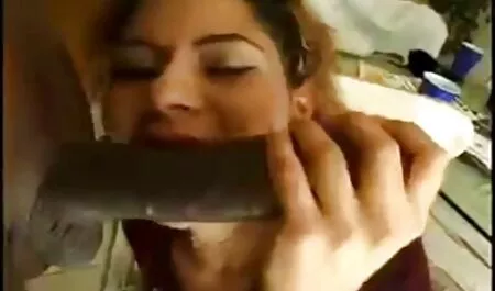 עיסוי הביא את האיש לזין שלו והניח על סרטי סק בחינם הבמה