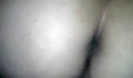 הבעל סרטי סק בחינם מוצץ זין במרפסת.