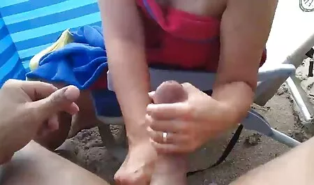 הכוס סרטי פורנו חינם והחזה שלה הפכו למרפסת שמש.