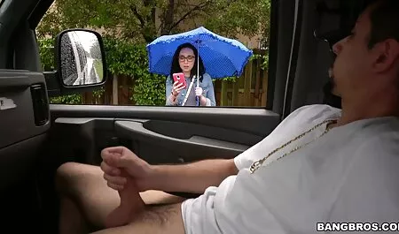 העובד נעול ברצינות מהגברת הצעירה לסביות סרטים חינם