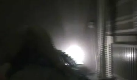 גבר סרטי סקס חינם להורדה מתעסק עם בחורה וגומר בפה שלה
