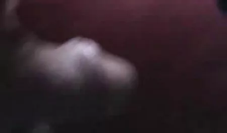 היא לקחה את זה בפיה ומיד נתנה סרט אירוטי מלא את זה לסרטן.