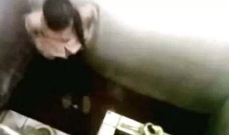 הוא שם את אשתו ואת חברו בשני חורים, הוא הכניס אצבעות סרטי סקס מלא חינם