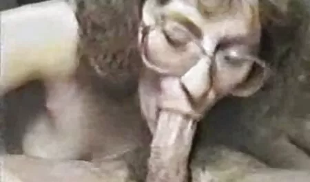תחת סרטים חינם מוניקה קלוע מול המצלמה, אני מעדיף אוננות