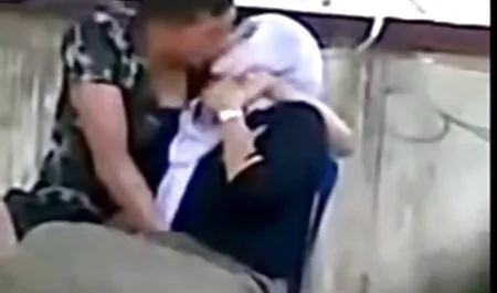 בלונדינית רזה עושה אתלטיקה בעירום סרטי ס חינם בבית
