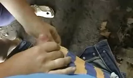 אמא שלי מצאה סרטי סקס חינם לצפייה ישירה את הבן שלה מאונן ושפיך עזר לה