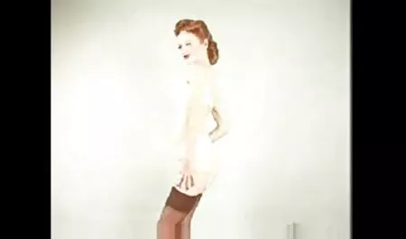 המורה הזמין סרט אירוטי מלא את תלמיד בית הספר להעניש את שני הילדים.
