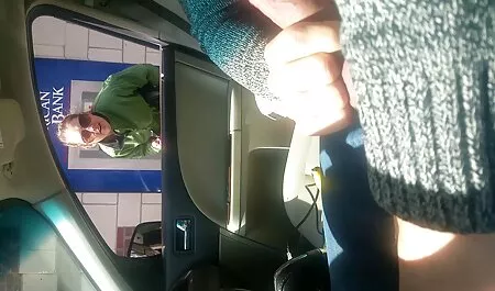 נושב ברונטית צעירה על מרפסת סרטי פורנו לצפיה ישירה חינם