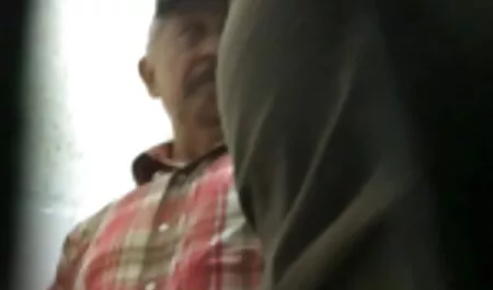 מוצק אוכל סרטים לצפייה ישירה סק אשכים ומחליק