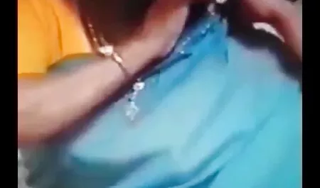 הבחור הקירח לא סרטי פורנו קצרים יכל לעמוד בפני נערת הזמש.