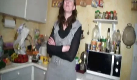 כלבה מין סרטים חינם זקנה מזדיינת בתחת.